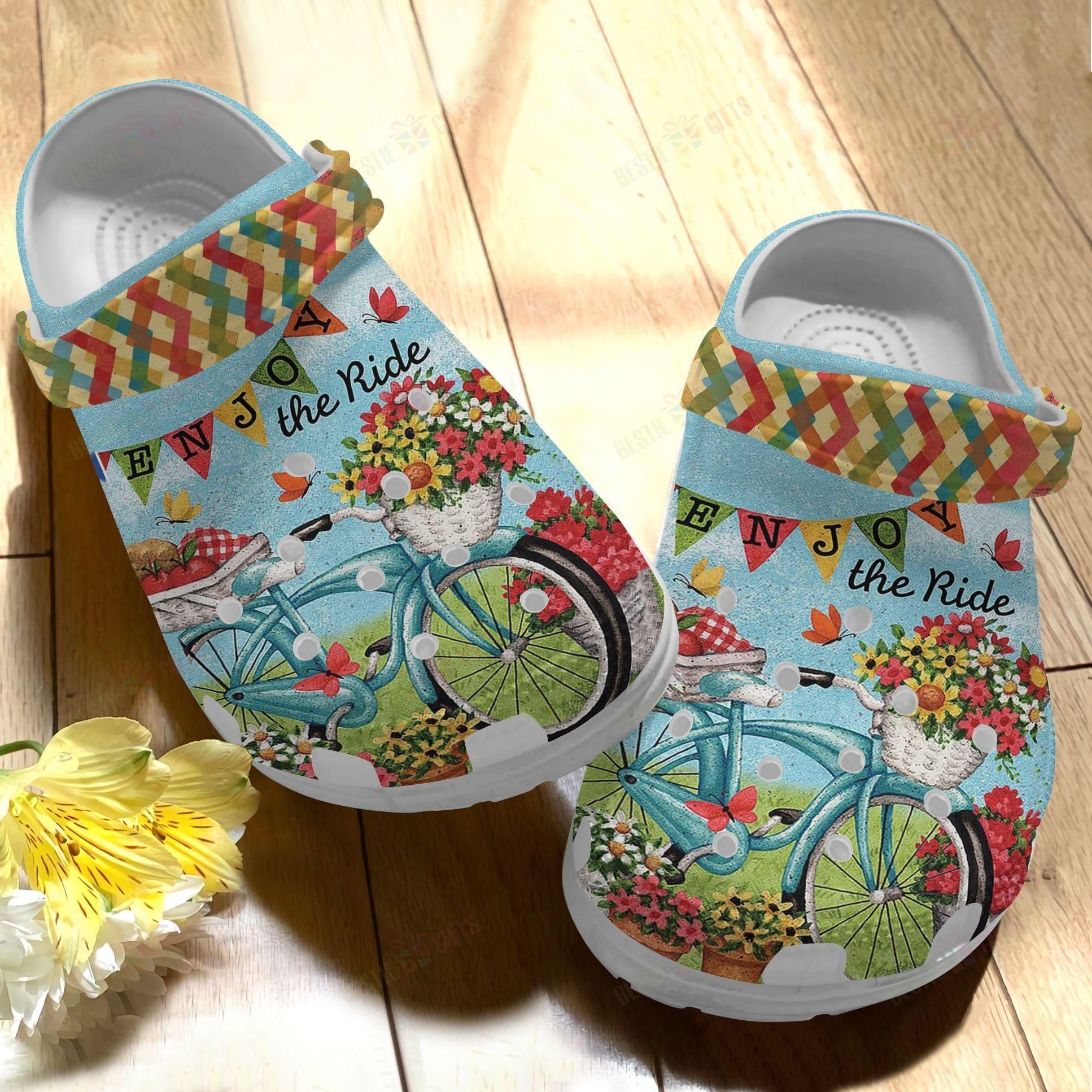 Cycling Crocs Clog Classic Clog Whitesole Enjoy The Ride Shoes Cycling Crocs Clog Classic Clog Whitesole Enjoy The Ride Shoes