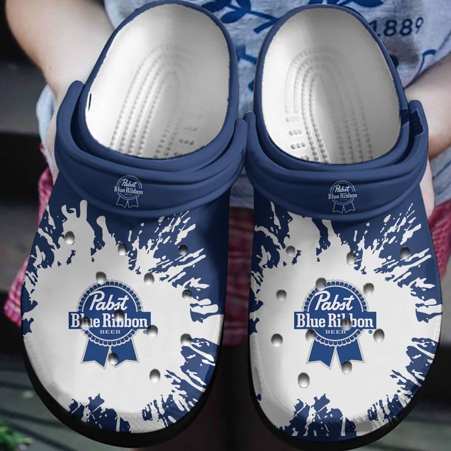 Pabst Blue Ribbon Crocband Clog Comfortable For Mens Womens Classic Clog Water Shoes Crocs Shoes Hothot Th230920 Pabst Blue Ribbon Crocband Clog Comfortable For Mens Womens Classic Clog Water Shoes Crocs Shoes Hothot Th230920