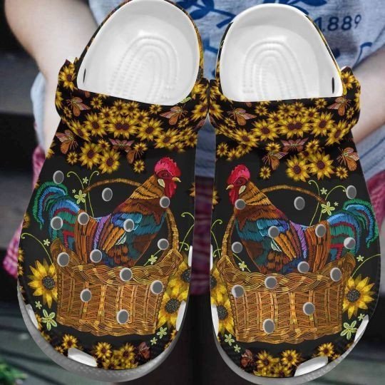 Personalized Beautiful Chicken Crocs Clogy Shoes For Mens And Womens Personalized Beautiful Chicken Crocs Clogy Shoes For Mens And Womens
