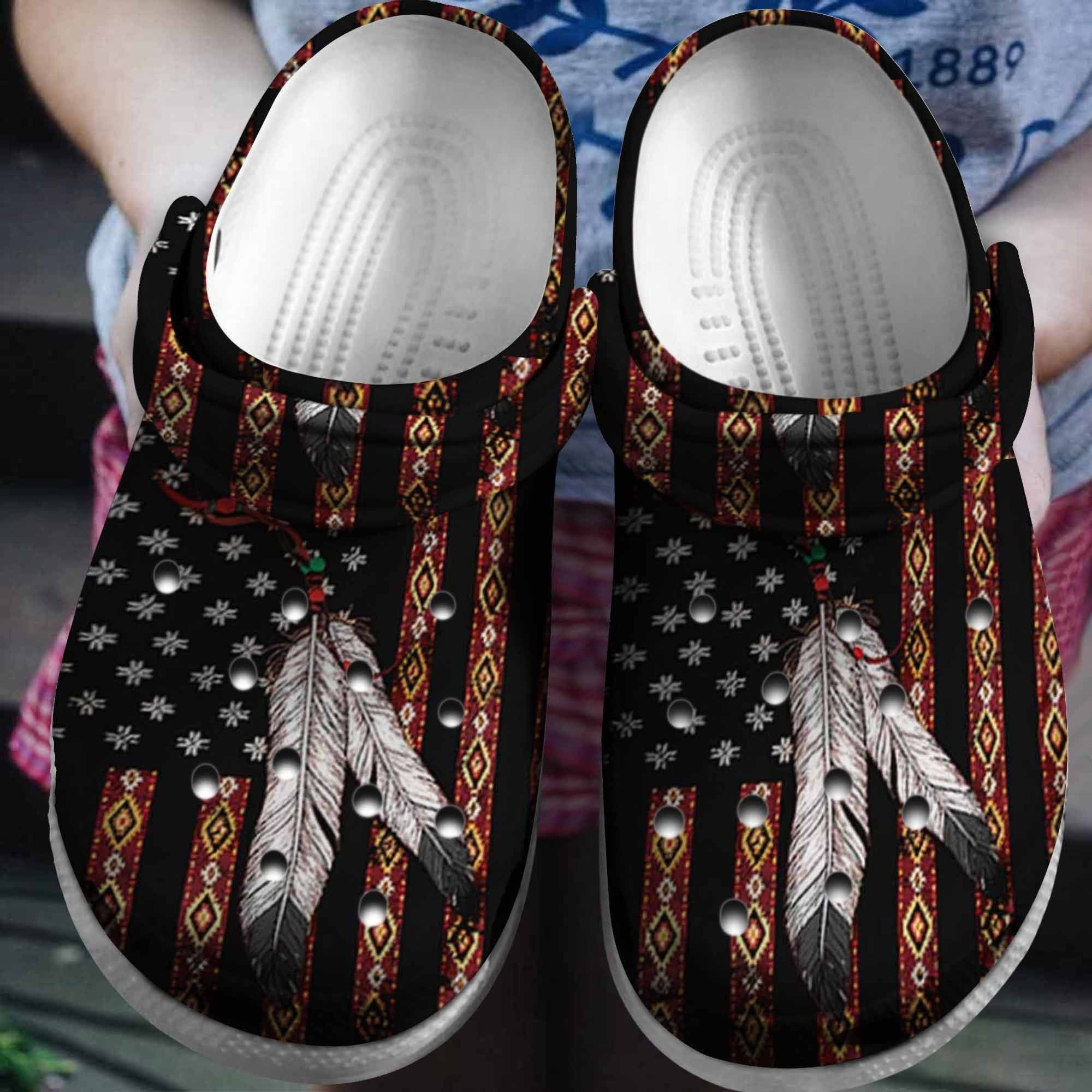 Personalized Native Pattern Crocs Clogy Shoes For Mens And Womens Personalized Native Pattern Crocs Clogy Shoes For Mens And Womens